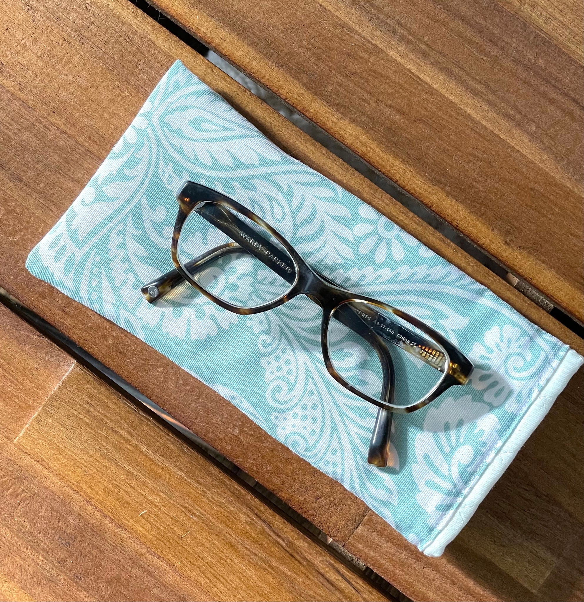 Green paisley eye glasses pouch, sunglasses case, pretty reading